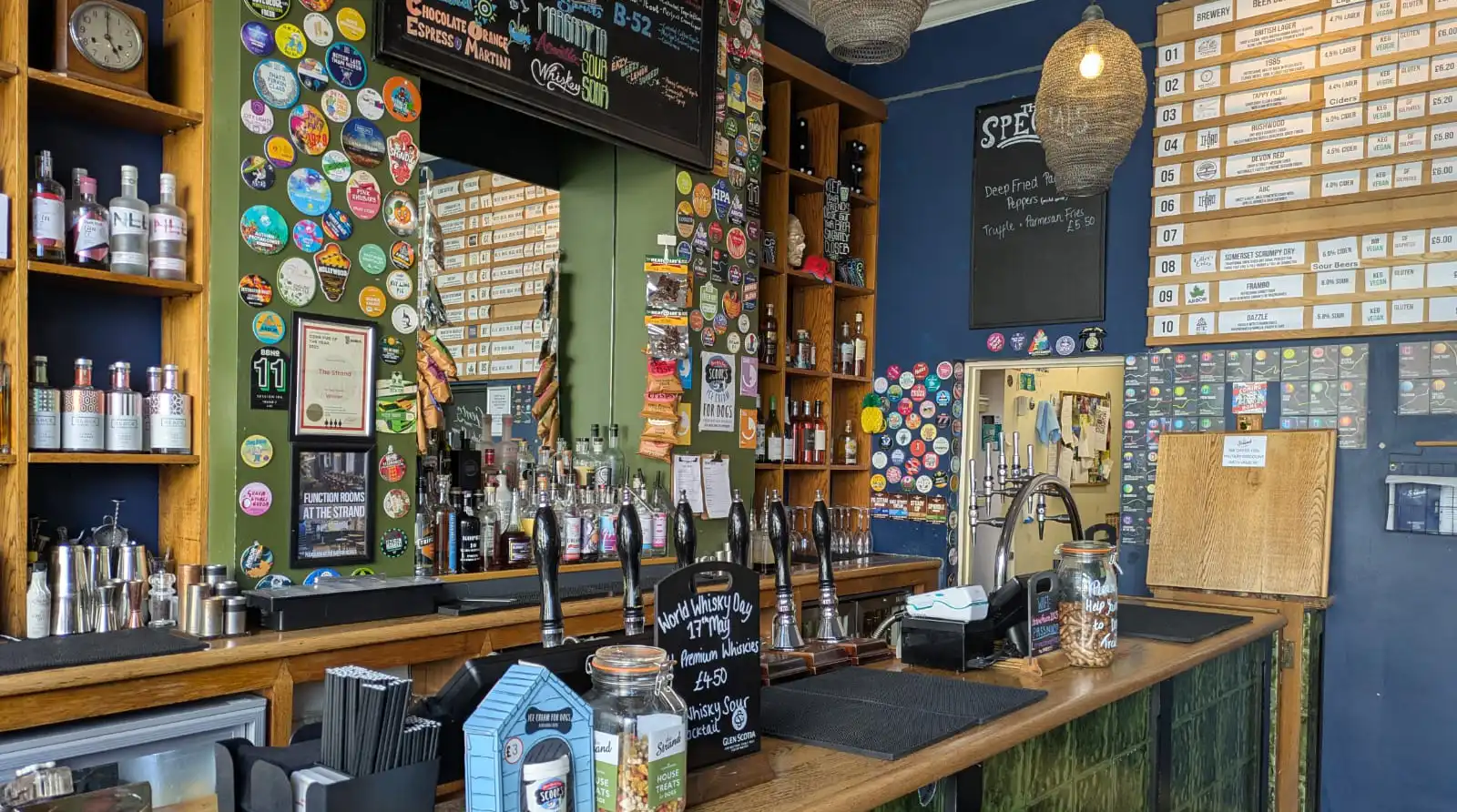A photo of the bar at The Strand